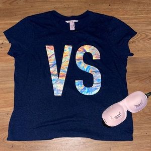 ✨ victoria’s secret ✨ size m ✨super soft tee ✨